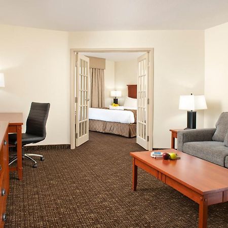 Gold Eagle Lodge North Battleford Bagian luar foto