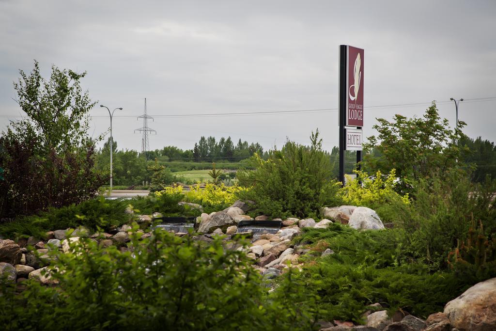 Gold Eagle Lodge North Battleford Bagian luar foto