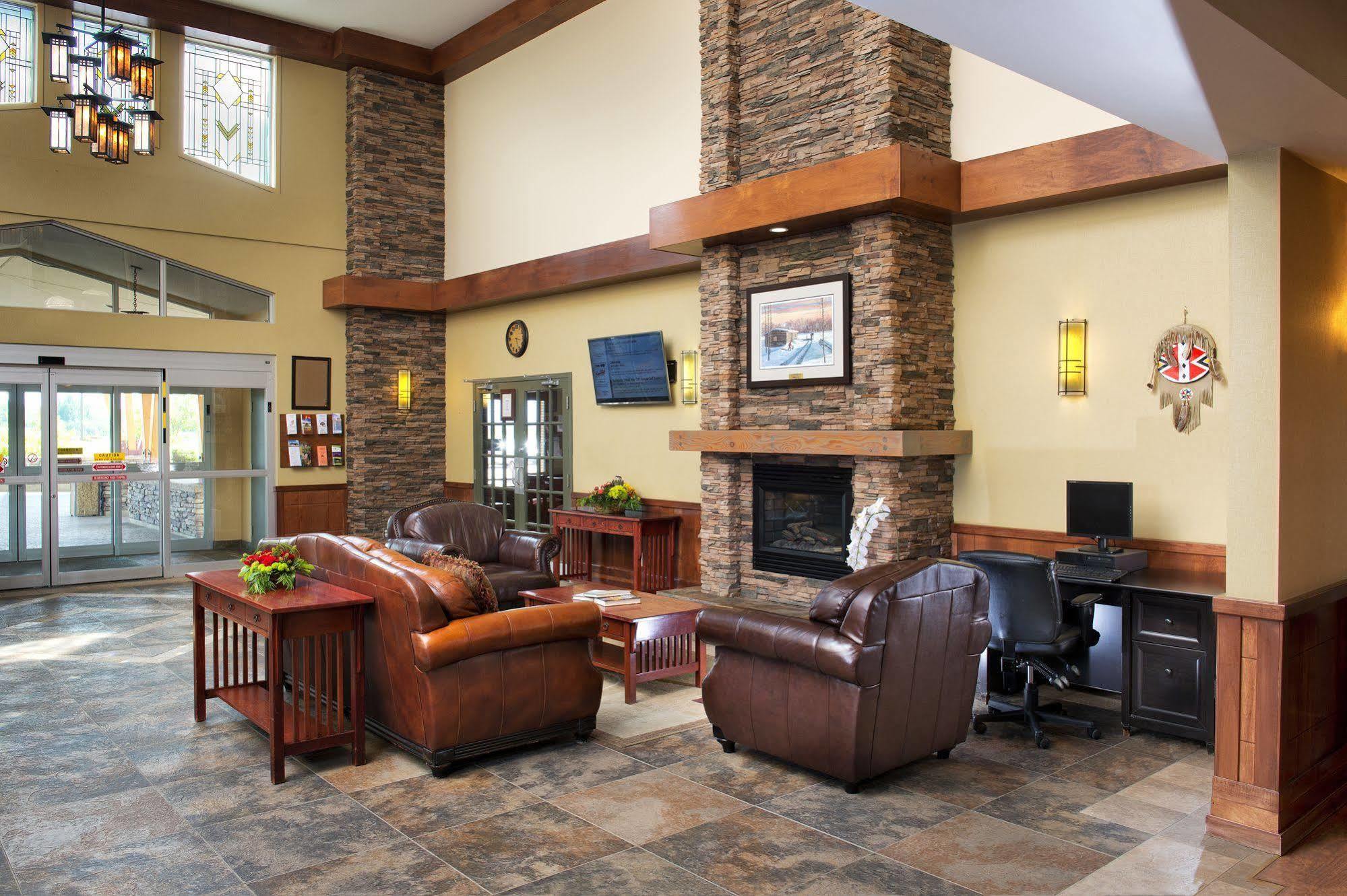 Gold Eagle Lodge North Battleford Bagian luar foto