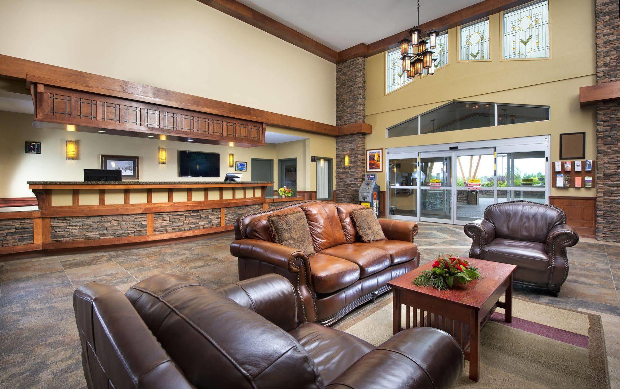 Gold Eagle Lodge North Battleford Bagian luar foto