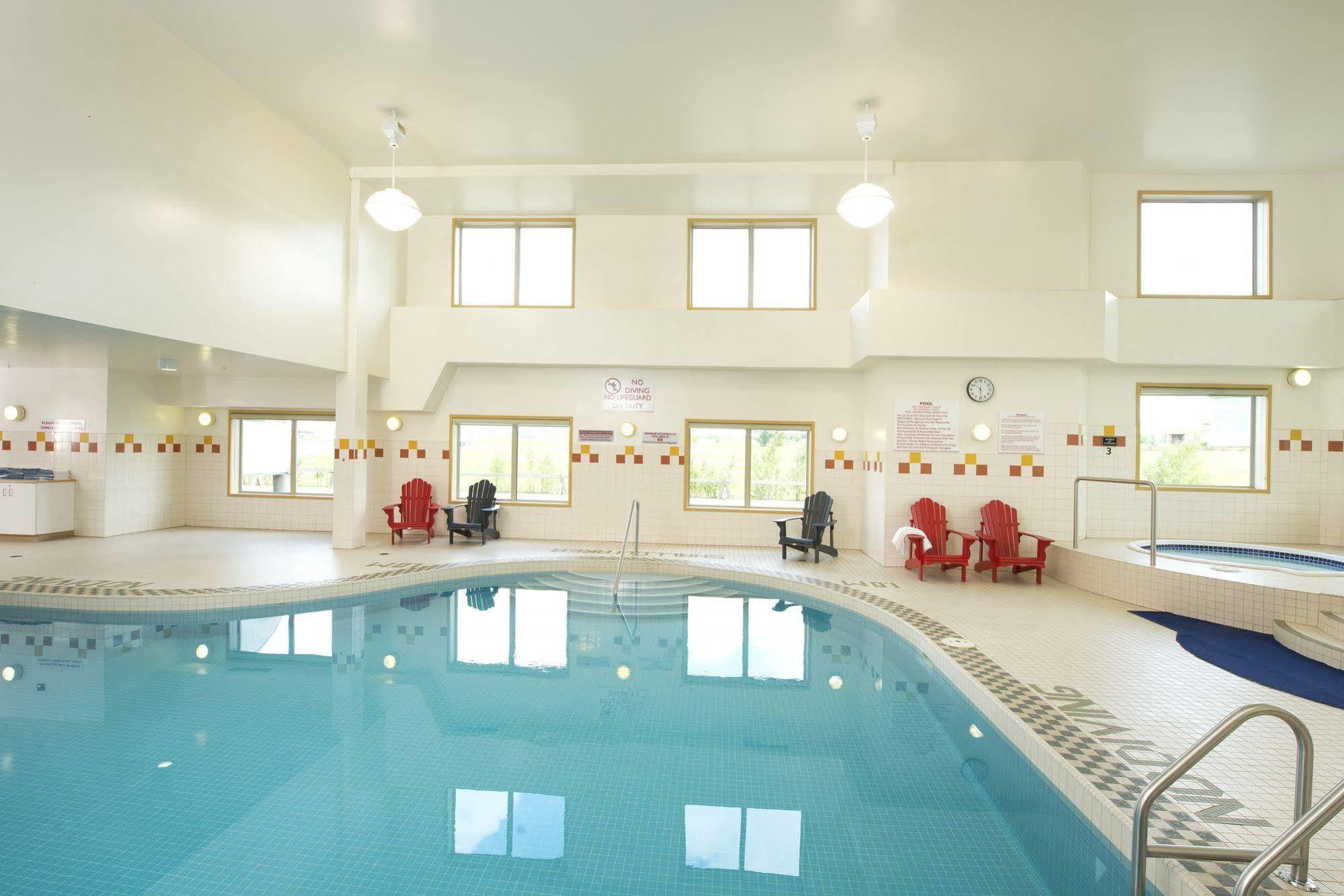 Gold Eagle Lodge North Battleford Bagian luar foto