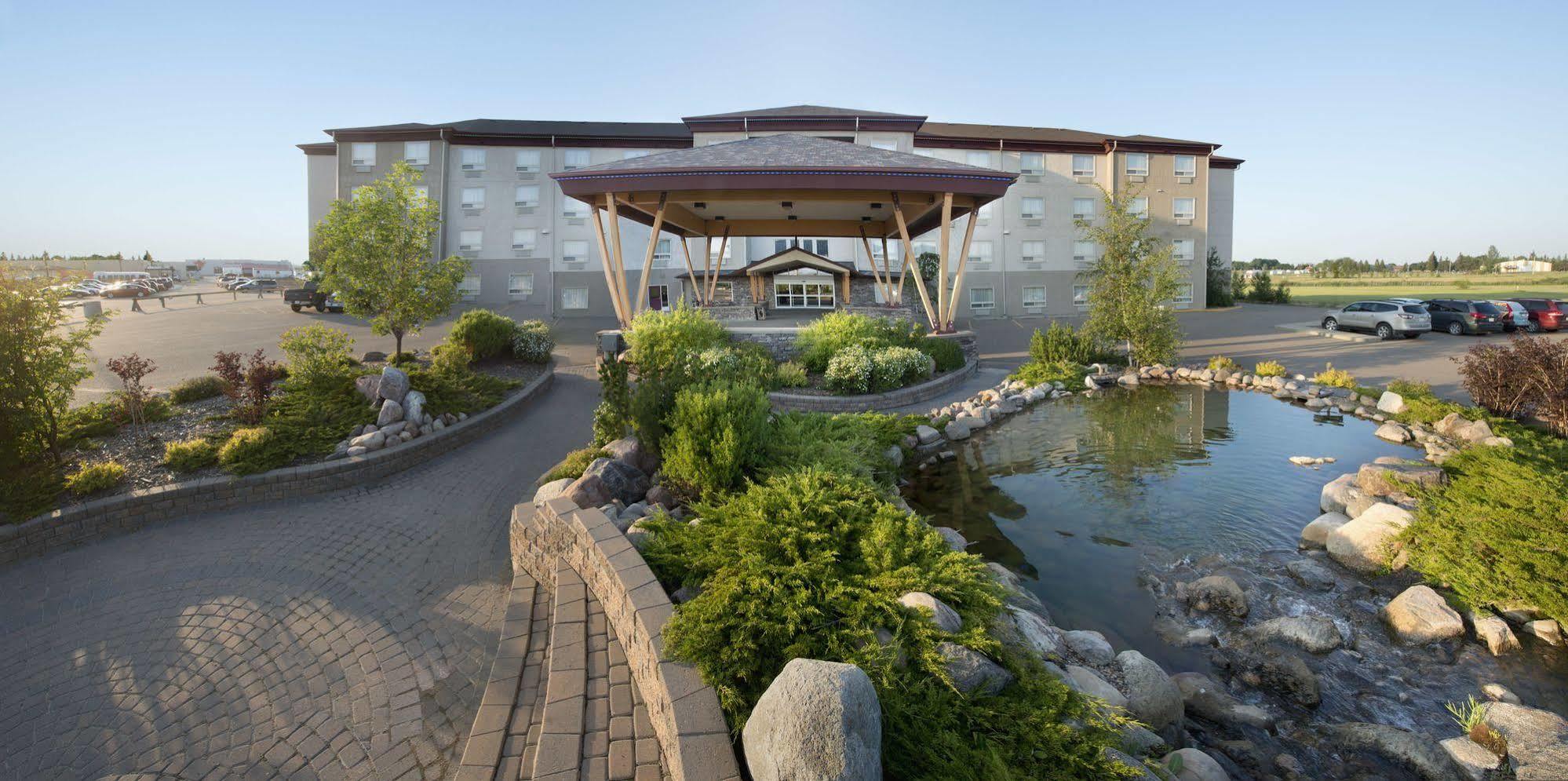 Gold Eagle Lodge North Battleford Bagian luar foto