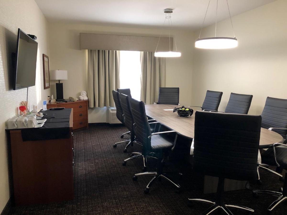Gold Eagle Lodge North Battleford Bagian luar foto