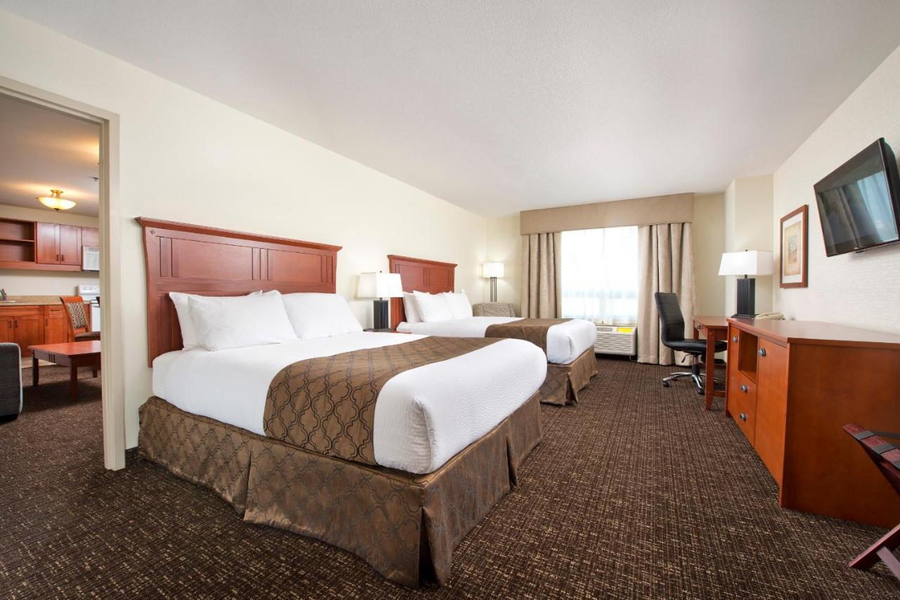 Gold Eagle Lodge North Battleford Bagian luar foto